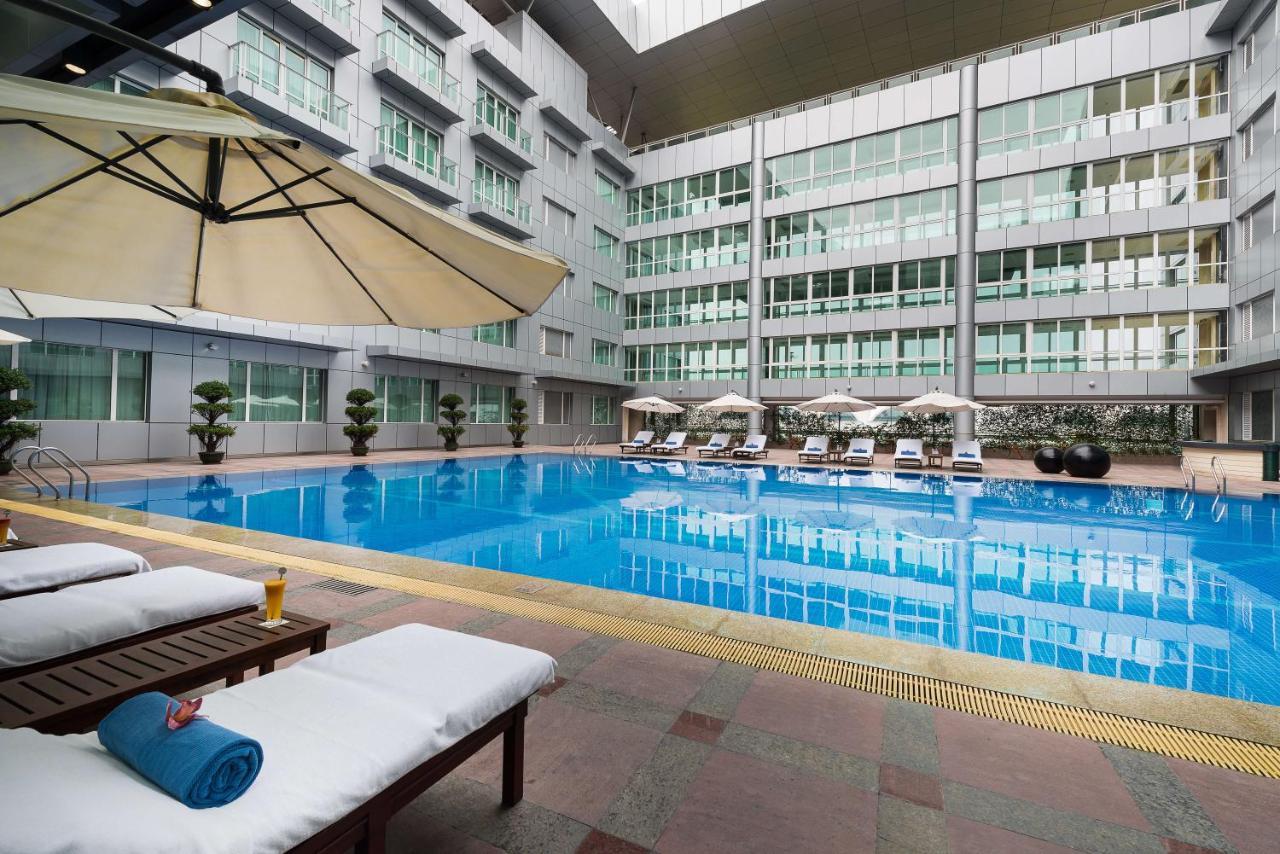 Novotel Guangzhou Baiyun Airport - Canton Fair Free Shuttle Bus & Official Registration Agency Екстериор снимка