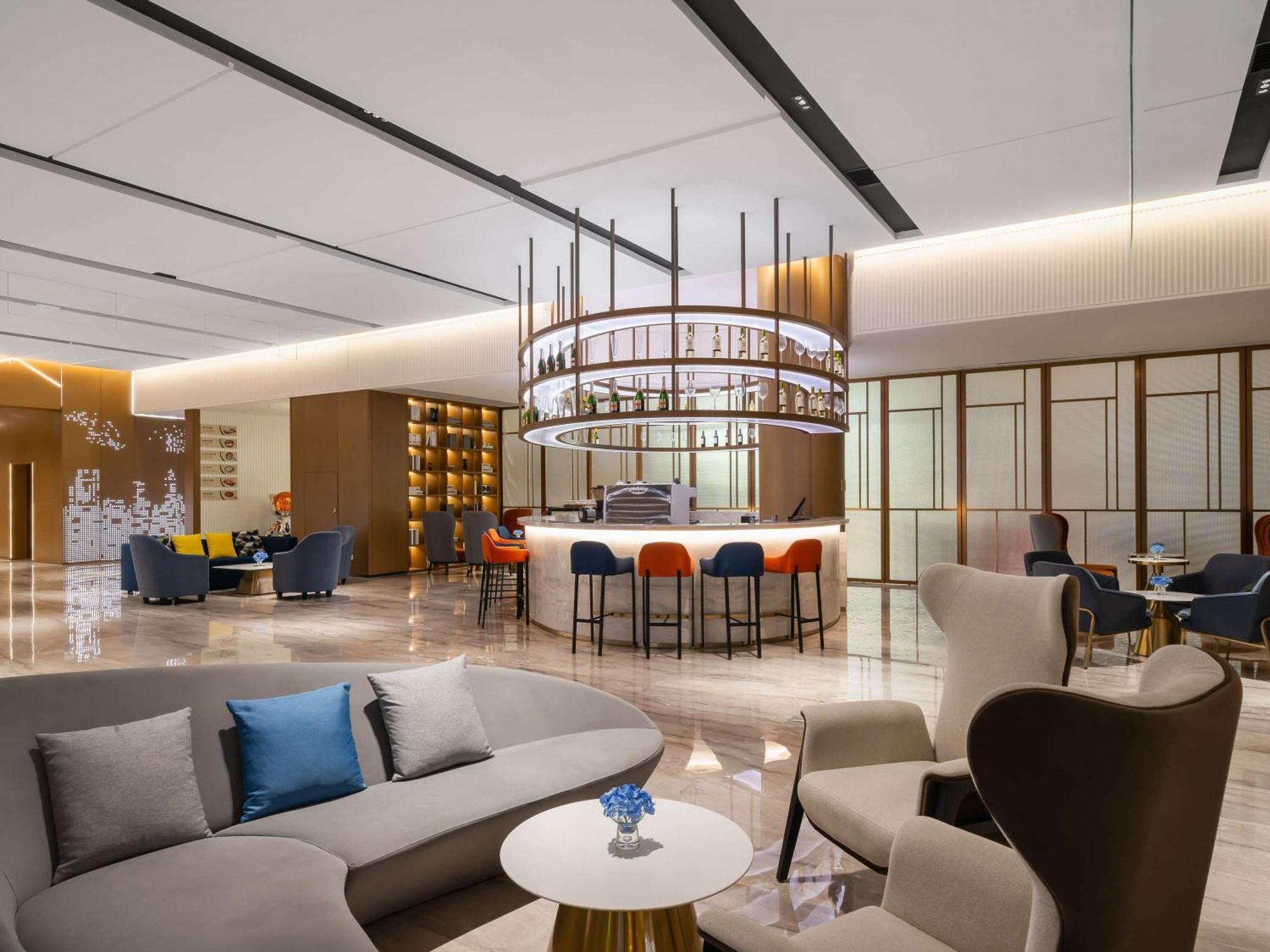 Novotel Guangzhou Baiyun Airport - Canton Fair Free Shuttle Bus & Official Registration Agency Екстериор снимка